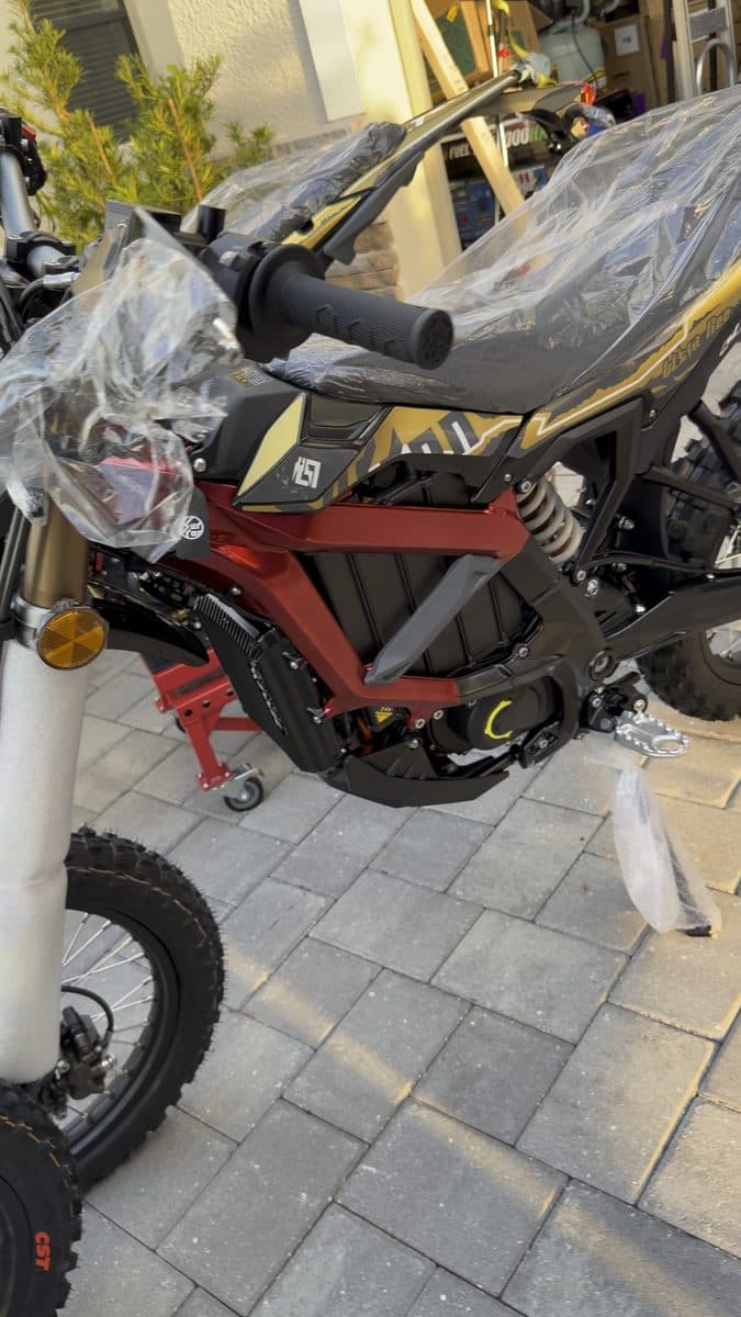 Pearl red and chrome Ultra Bee assembled, factory plastics still on
